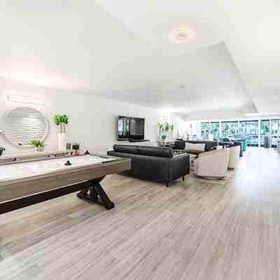 Waterfront Retreat—Views, Pool, Hot Tub, Gym Walk to Beach & Boca Resort! Fitness & Recreational Facilities
