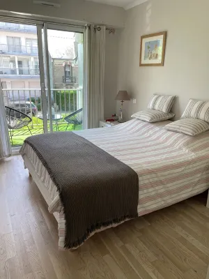 Charming apartment in La Baule, close to shops and beach. - Homestays