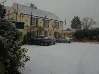 Castle Lodge Hotel - parking