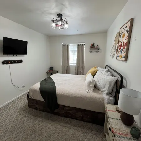 Cozy Condo on 400 N