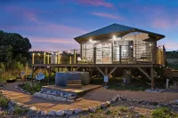 Couples Retreat, Private Hot Tub, Stars & Outdoor Shower