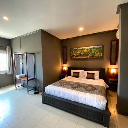 Patuxay Place