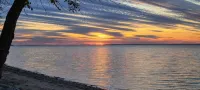 Luxemburg Beachfront Cottage – 120ft Private Beach - Country Houses