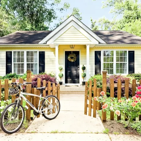 Curated Duke Retreat • Minutes to Dpac, Downtown • Espresso, Eco+, Fire Pit