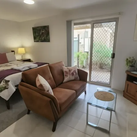 Riesling Trail & Clare Valley Cottages Hotels in Clare
