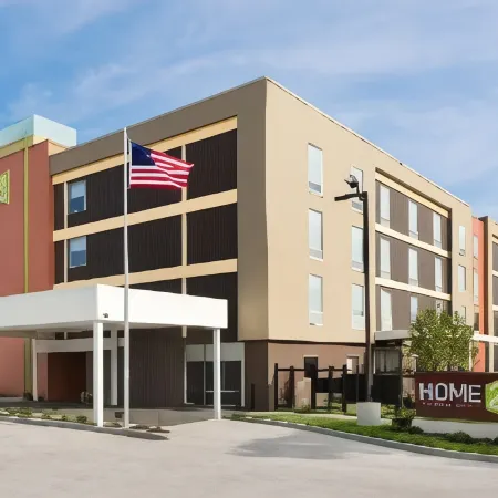 Home2 Suites by Hilton - St. Louis/Forest Park Отели рядом с достопримечательностью «Арена «Чайфец»»