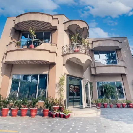 Hotel One Lalazar Multan