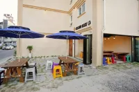Daecheon Golden Rose Pension - Pensions