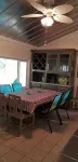 Charming Riverside Home w/ Deck and Fishing. 15 minutes to STP and Bechtel. - 2성급