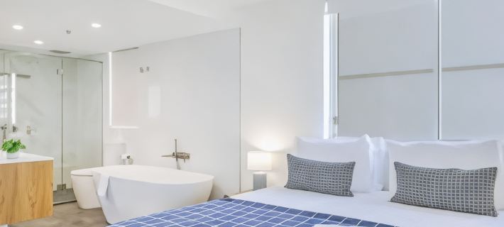 Ocean Sands Resort Hotels in Main Beach