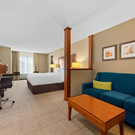Comfort Inn & Suites Avera Southwest