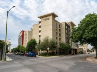 Fairfield Inn & Suites San Antonio Alamo Plaza/Convention Center Hotels near Rivercenter Mall