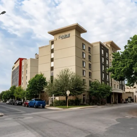 Fairfield Inn & Suites San Antonio Alamo Plaza/Convention Center