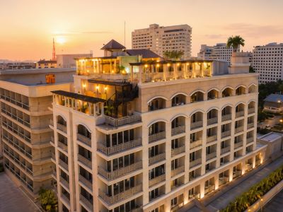 Whitehouse Condotel