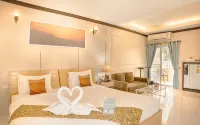 AU Place Hotel - Balkon
