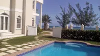 Oceanspray Beach House!!w/ Large Saltwater Pool) in the Heart of the Bahamas. - 3 tähden