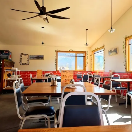 Cozy Corner Motel & Restaurant