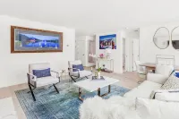 Moby House Aspen: A Curated Retreat w/ 2Br/2BA , Ajax Views  in the Aspen Core - 3-نجوم
