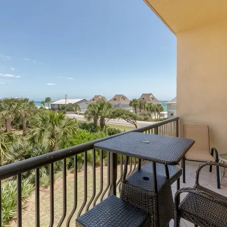 Beautiful Beach View Condo! 1 Bedroom, Bunk room and 2 bath