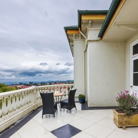 Carrington Hotel