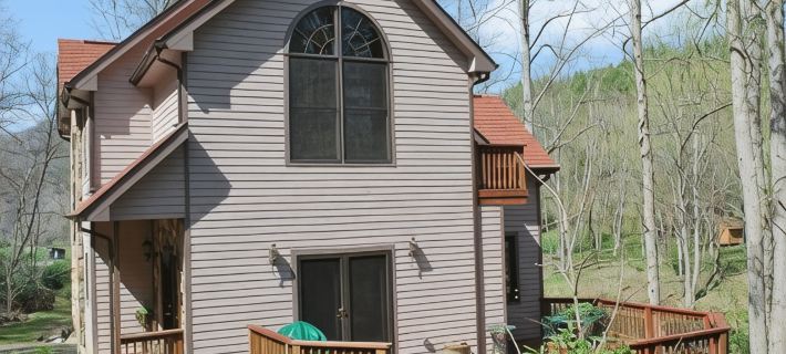 Beautiful Riverside Getaway Hotels in Watauga