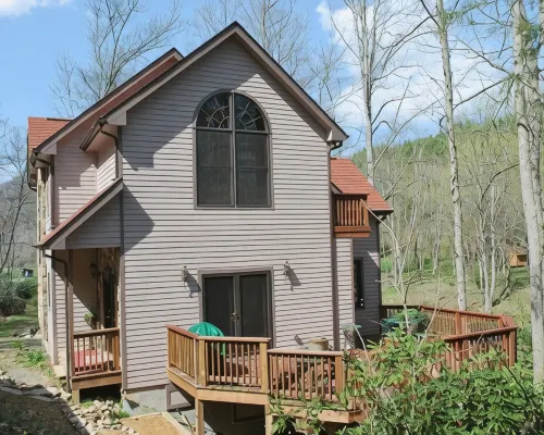 Beautiful Riverside Getaway Hotels in Watauga