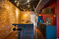 3 Bedroom 2 bath. Living space and kitchen. - Homestays