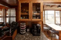 Relaxing cabin on Beaver Lake,  by Namekagon River and close to Hayward - Chalets