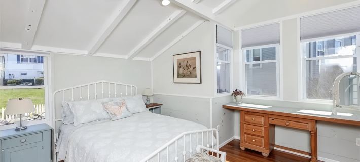 3BR/2 BA Harborside Home · Fenced Backyard+Grill · Ocean Views Hotels in Gloucester
