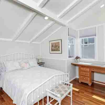 3BR/2 BA Harborside Home · Fenced Backyard+Grill · Ocean Views Rooms