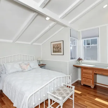 3BR/2 BA Harborside Home · Fenced Backyard+Grill · Ocean Views