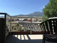 Absaroka Lodge - Mountain view