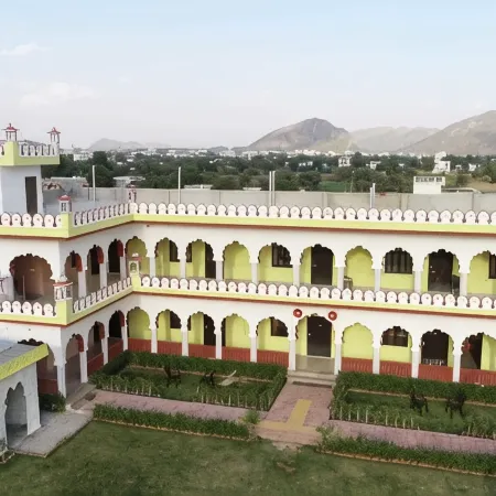 Parvat Valley Resort
