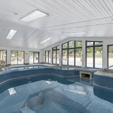 2 bedroom, 2 bath ground floor condo with indoor pool minutes from Branson strip