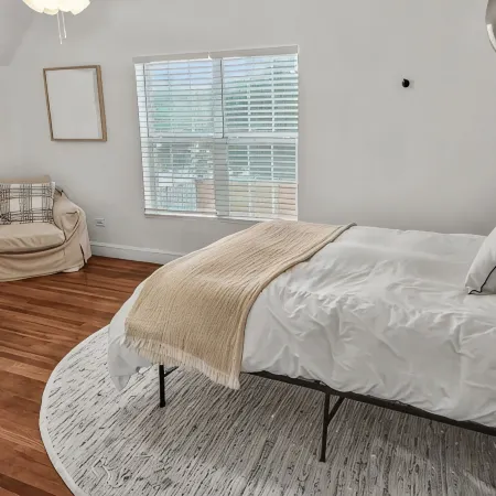 Simply Get-A-Waco - Walkable: Magnolia Silos & Downtown Waco, Hot Tub, Sleeps 10