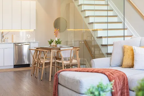 Lux Home with Free Parking & Private Rooftop Minutes to NYC & Metlife Stadium! - Homestays