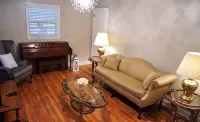 Spacious Luxury Pet Friendly Home - Entire House - Wifi