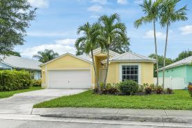 Jupiter's Beacon Villa. Less than 2 miles from the beach in the heart of Jupiter