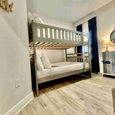 Coastal Dreamer-Family Friendly, 2 Kitchens, Golf Cart Included, Close to Beach Rooms