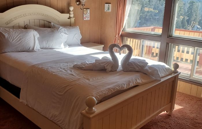 LAKEVIEW CABIN!! AIRCONDITIONED!!  AMPLE PARKING !!