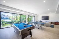 Brand New Luxury Spacious 12 Bedroom Ocean Front Luxury Villa South Jaco.