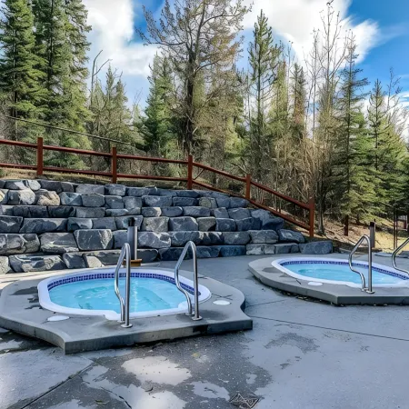 Top-Floor Condo with stunning mountain views!