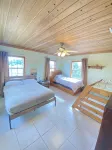 Private large family home near a white sand beach - Интернет