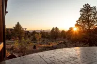 Exquisite Luxury Home with Panoramic Mountain Views & First-Class Amenities - Vuoristonäköala