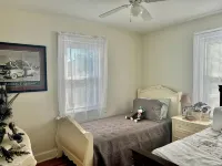 Sleeps 4+ Hot Tub.Roanoke River Bike Trails Pet Friendly