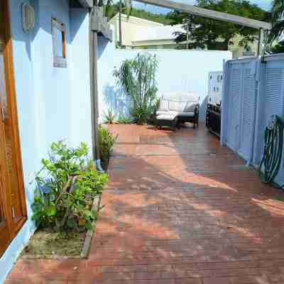 Next To Margarittaville Beautiful Remodeled Villa Hotel Exterior