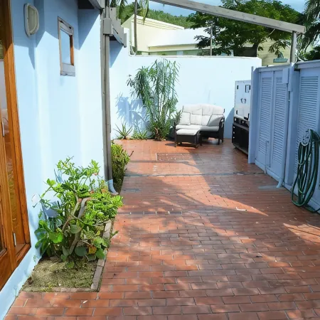 Next To Margarittaville Beautiful Remodeled Villa Hotels in Frydendal