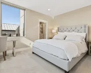 Luxury Alki Beach Townhome w/ Large Private Rooftop & Amazing Views!