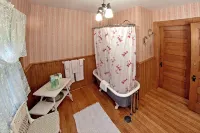 The Jeweled Turret Inn - 3-Star