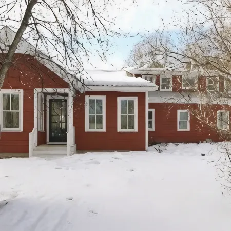 Quintessential Vermont  Farmhouse With Hot Tub, Fabulous Location & Views